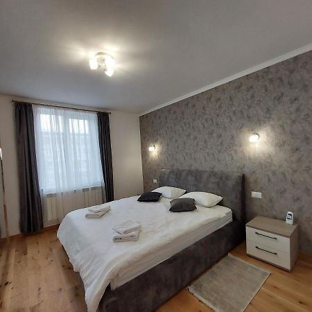 Trandafirului Residence Central Suceava Exteriör bild