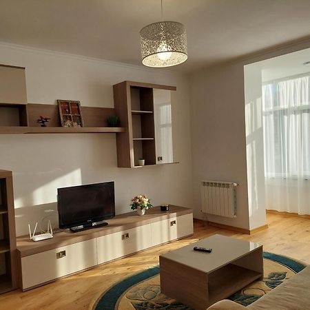 Trandafirului Residence Central Suceava Exteriör bild