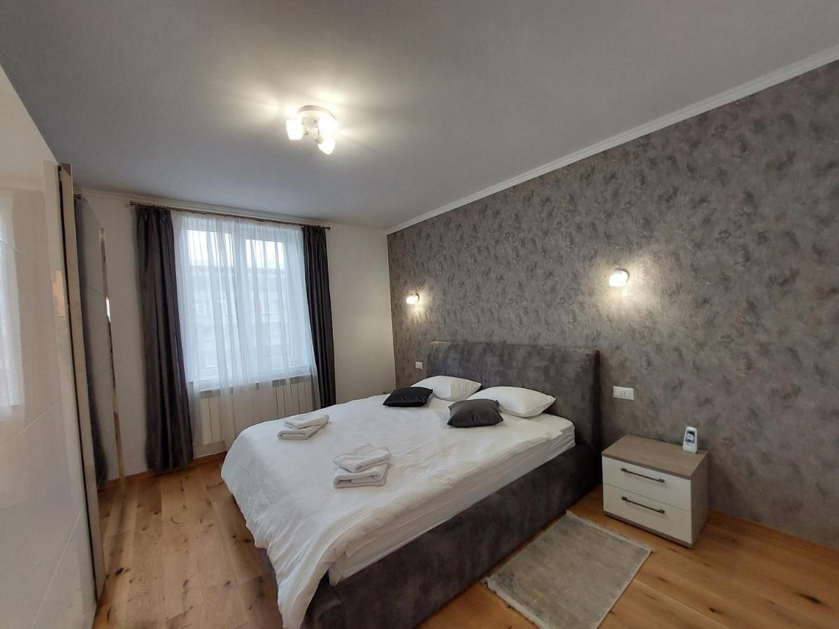 Trandafirului Residence Central Suceava Exteriör bild
