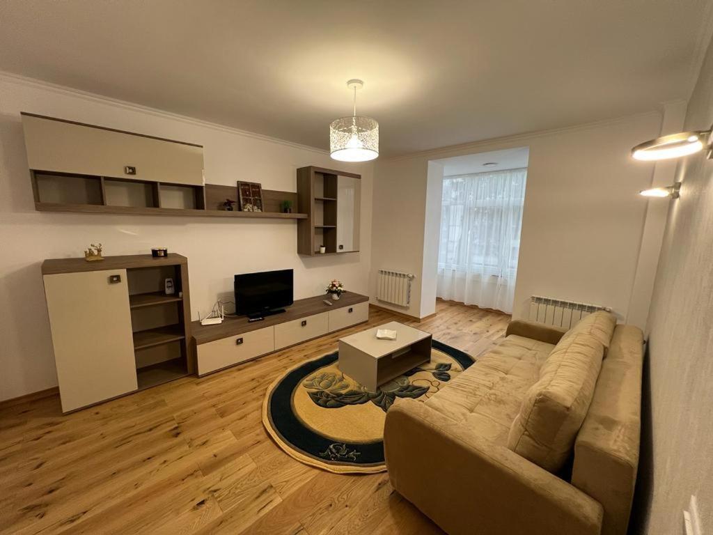 Trandafirului Residence Central Suceava Exteriör bild